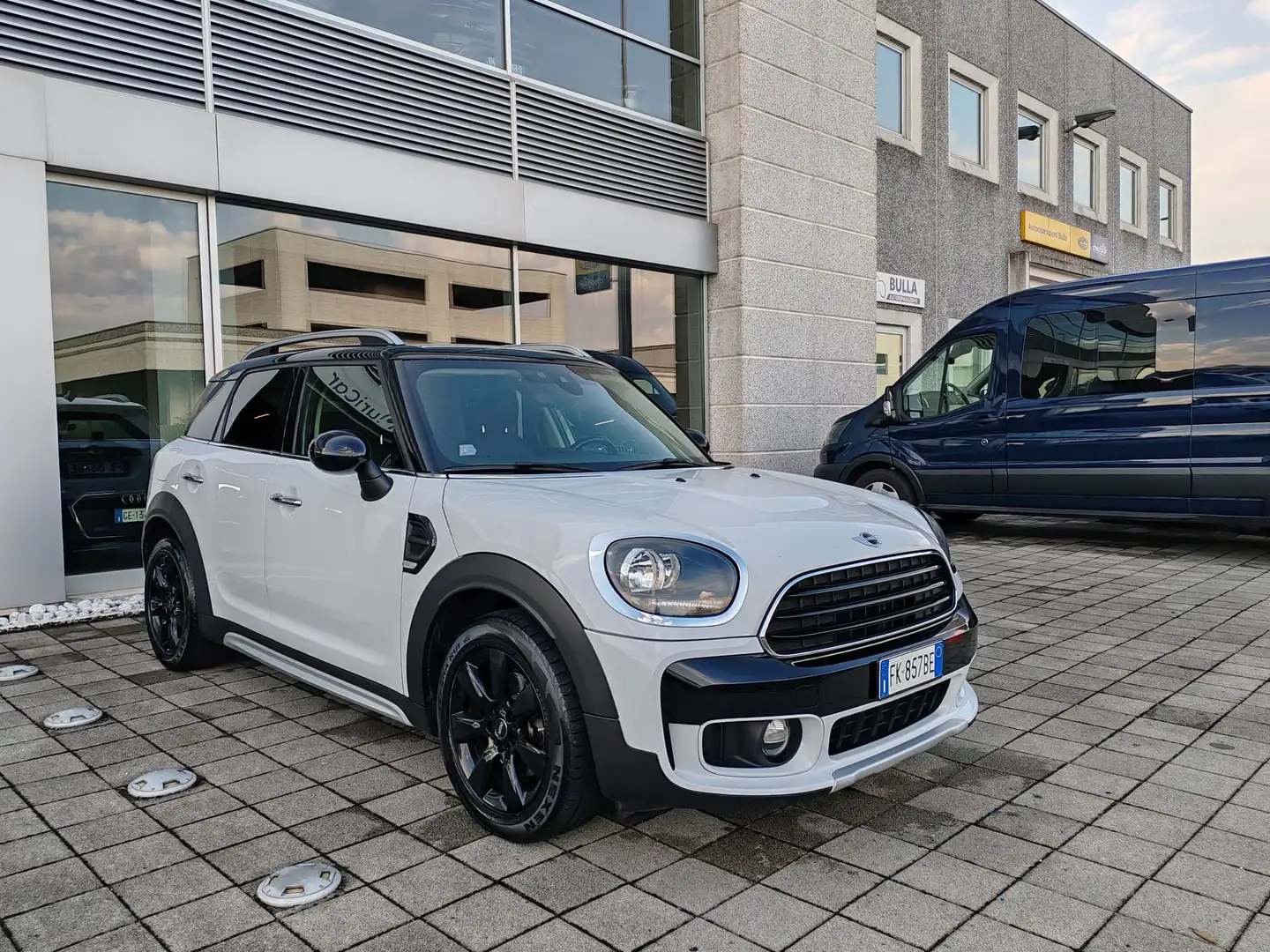 MINI Cooper D Countryman 2.0 150cv auto Navi VetriScuri Sensori Белый - 2