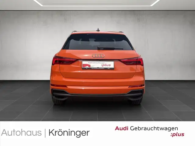 Audi Q3 view 6
