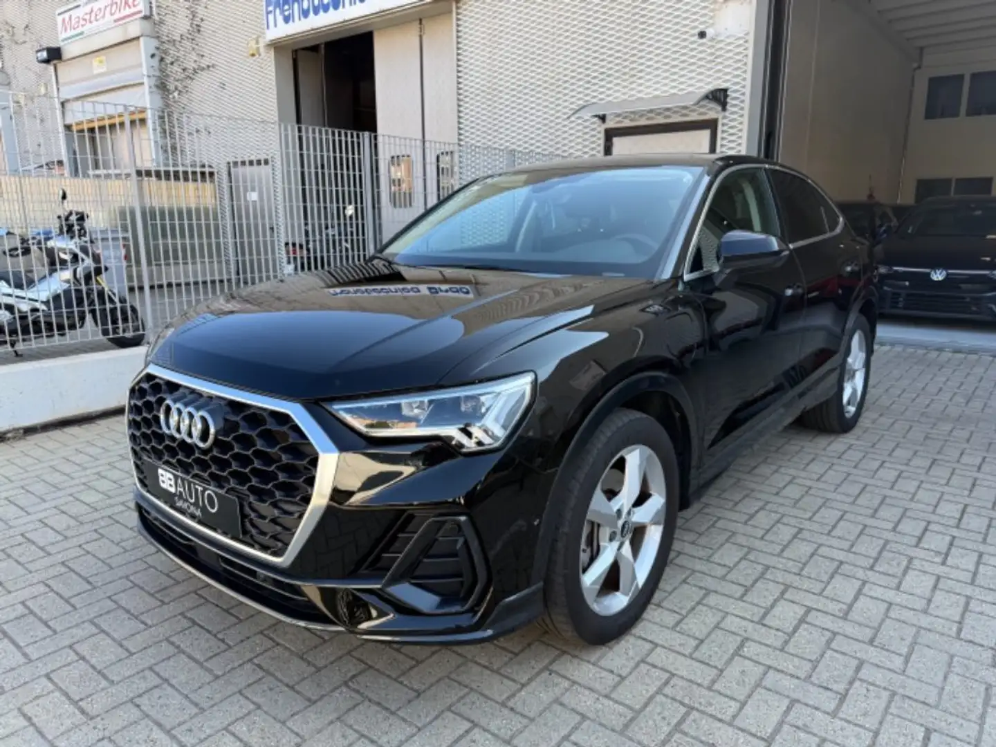 Audi Q3 45 TFSI e S tronic FRECCE DINAMICHE BAULE ELETTRIC Nero - 2