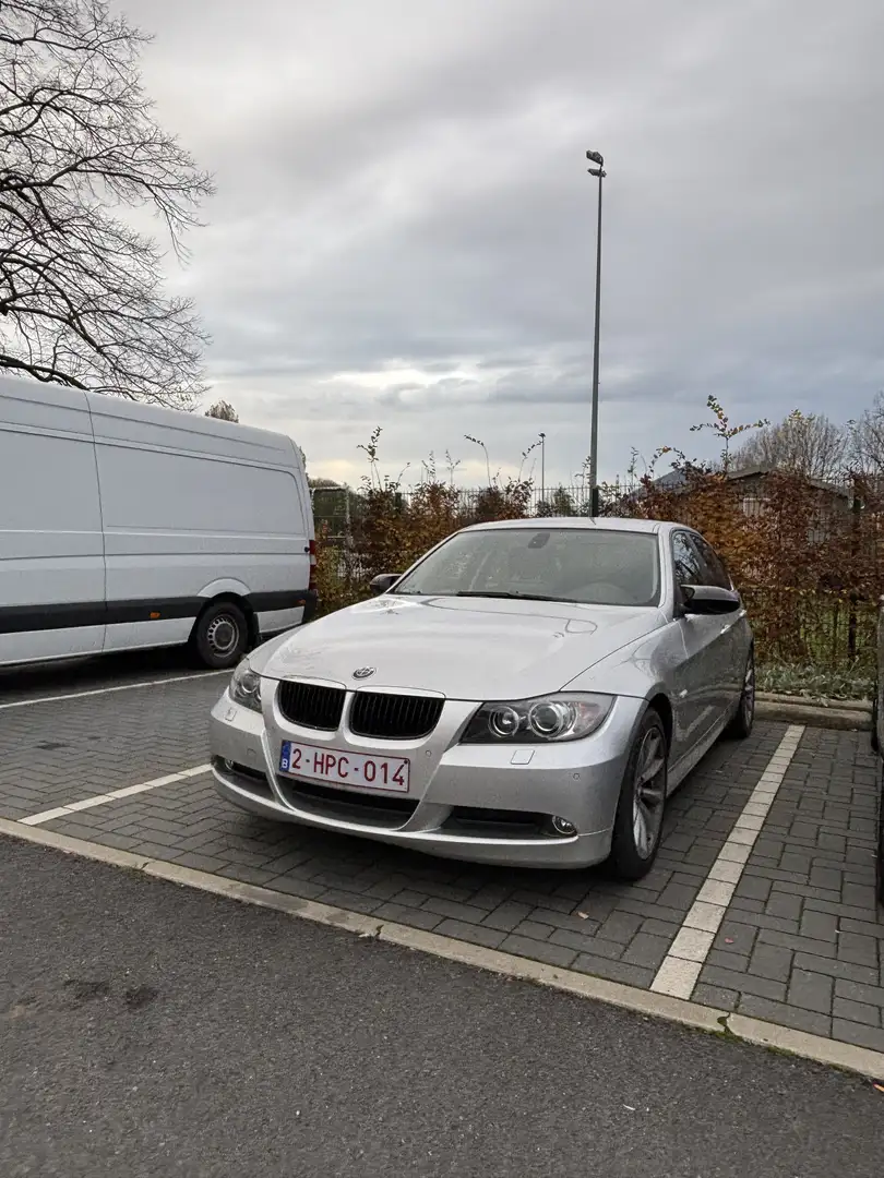 BMW 318 318i Pack - 1