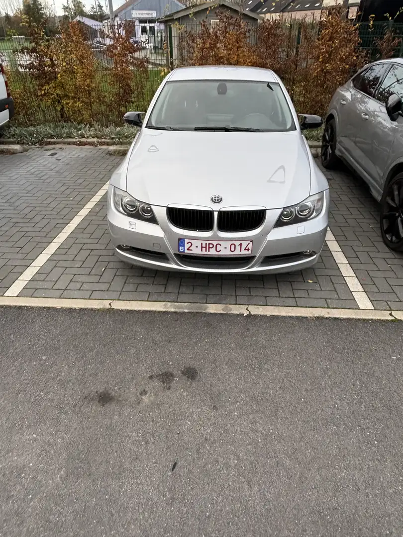 BMW 318 318i Pack - 2