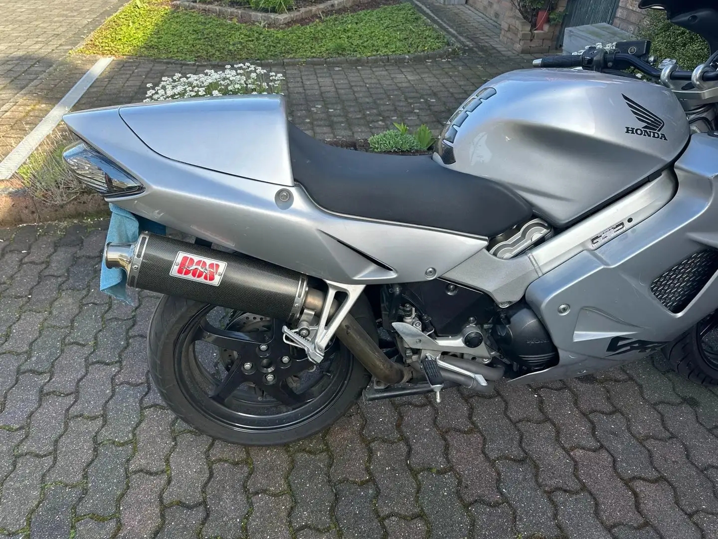 Honda VFR 800 Stříbrná - 1