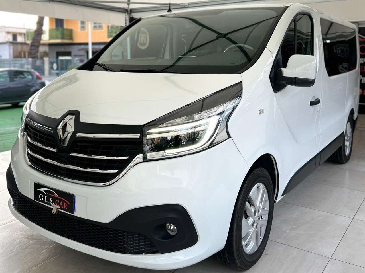 Renault Trafic 9 POSTI