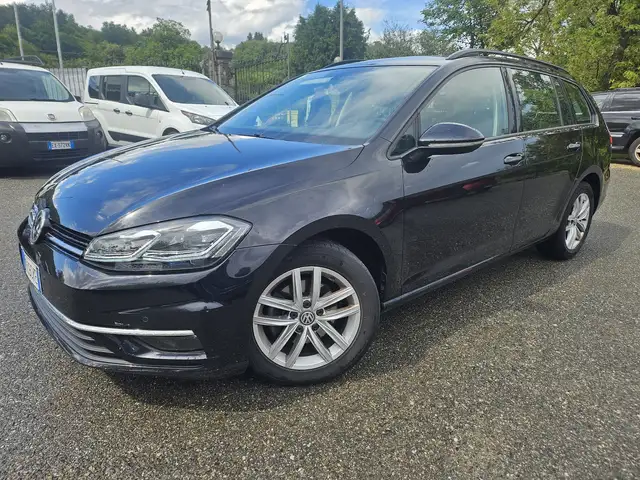 Volkswagen Golf view 2