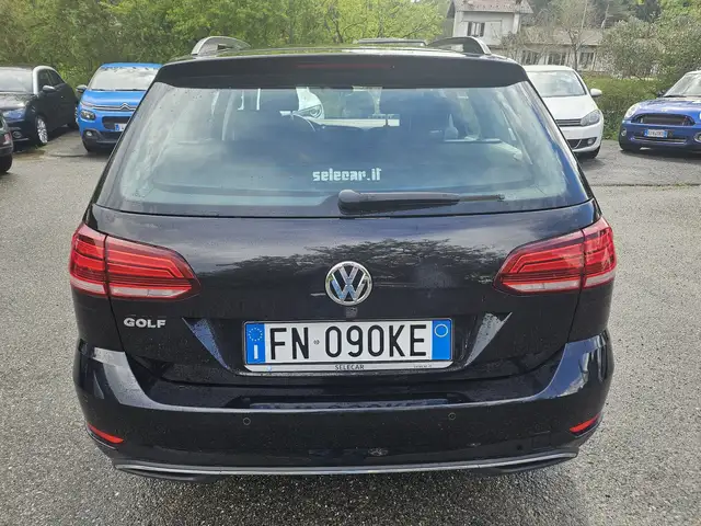 Volkswagen Golf view 9