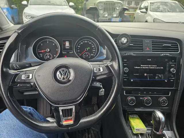 Volkswagen Golf view 13