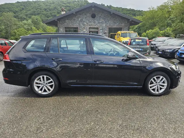 Volkswagen Golf view 11