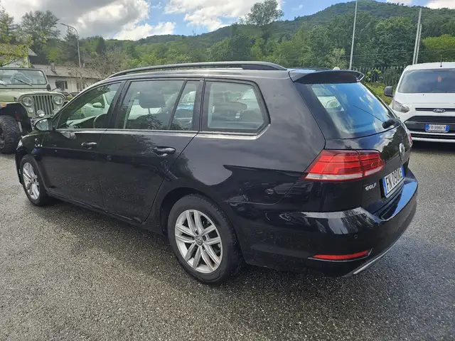 Volkswagen Golf view 8