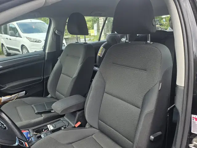 Volkswagen Golf view 12