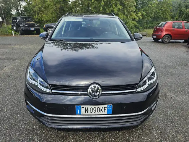 Volkswagen Golf view 3