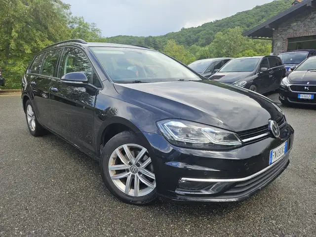 Volkswagen Golf view 5