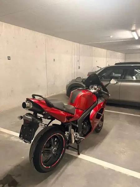 Triumph Sprint ST - foto 6