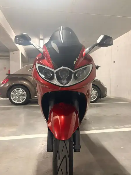 Triumph Sprint ST - foto 8