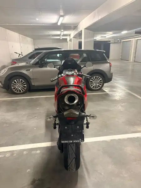 Triumph Sprint ST - foto 5