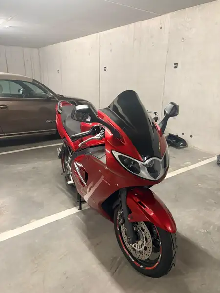 Triumph Sprint ST - foto 2