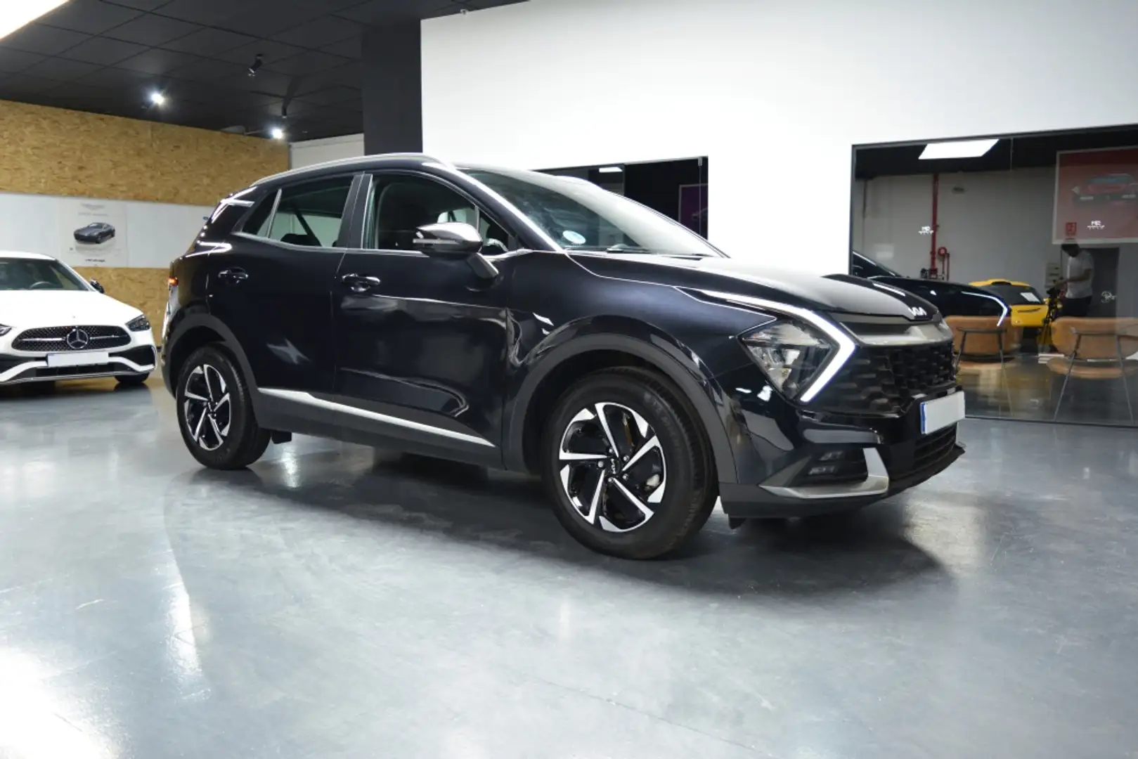 Kia Sportage 1.6 T-GDi HEV Drive Negro - 2