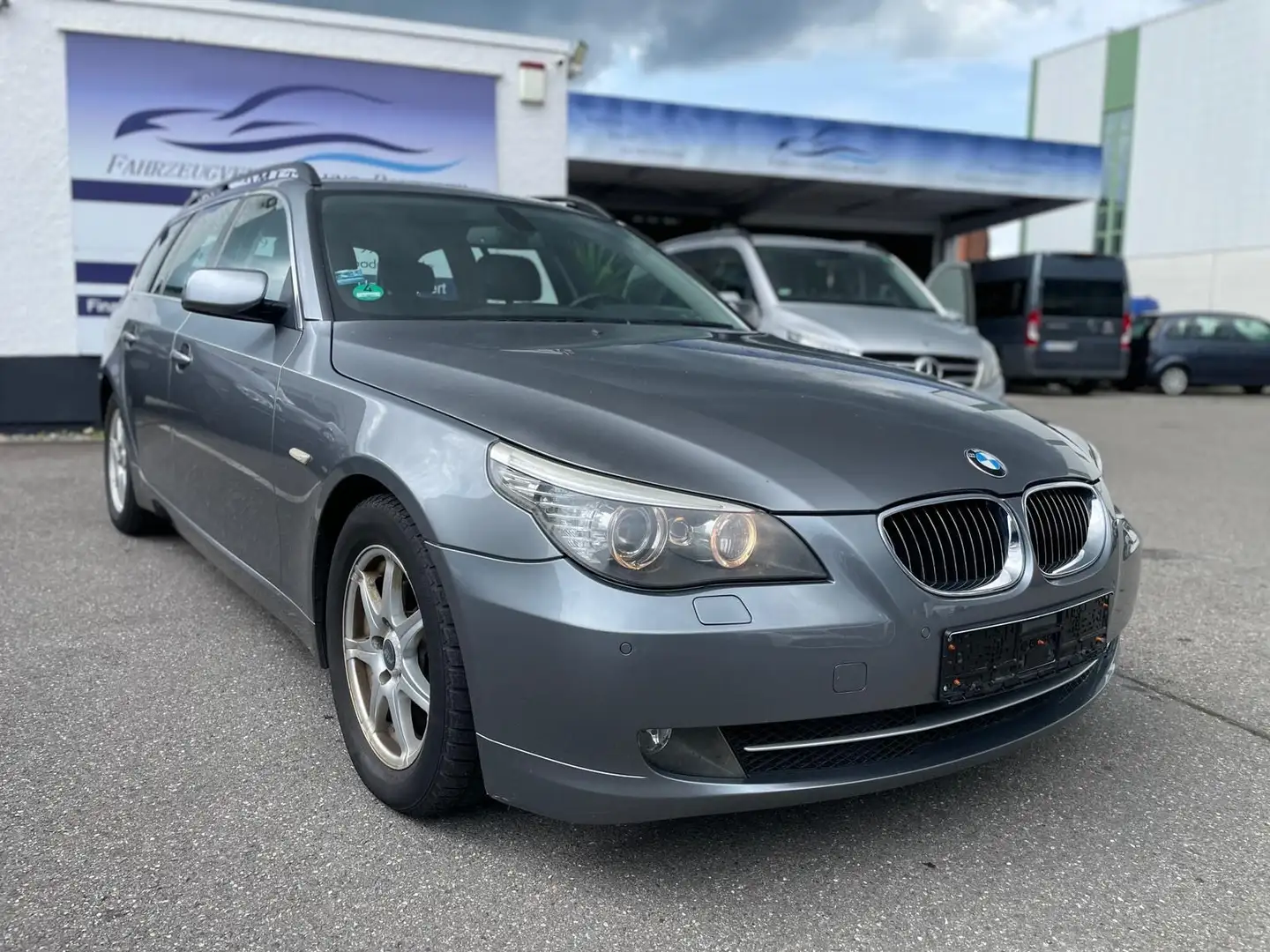BMW 525 Touring Leder Navi Pano Automatik Gris - 1