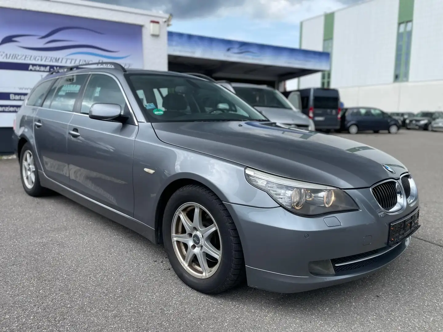 BMW 525 Touring Leder Navi Pano Automatik Gris - 2