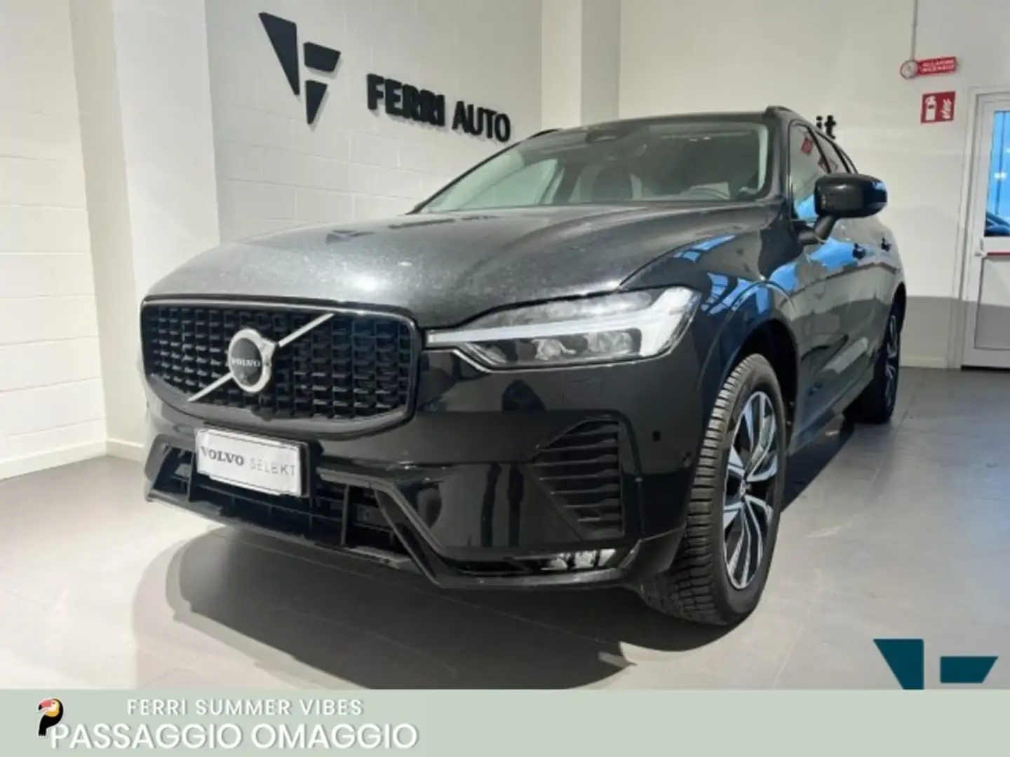 Volvo XC60 B4 automatico Plus Dark Zwart - 1