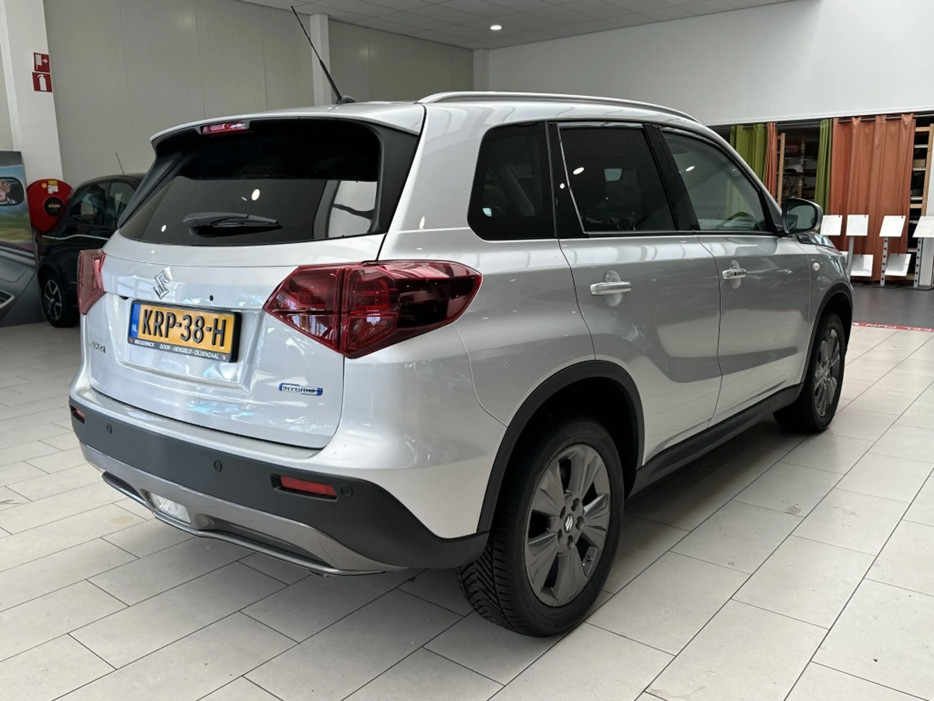 Suzuki Vitara 1.4 Boosterjet Hybride [ ALL SEASON I DEALER OH I — photo 3
