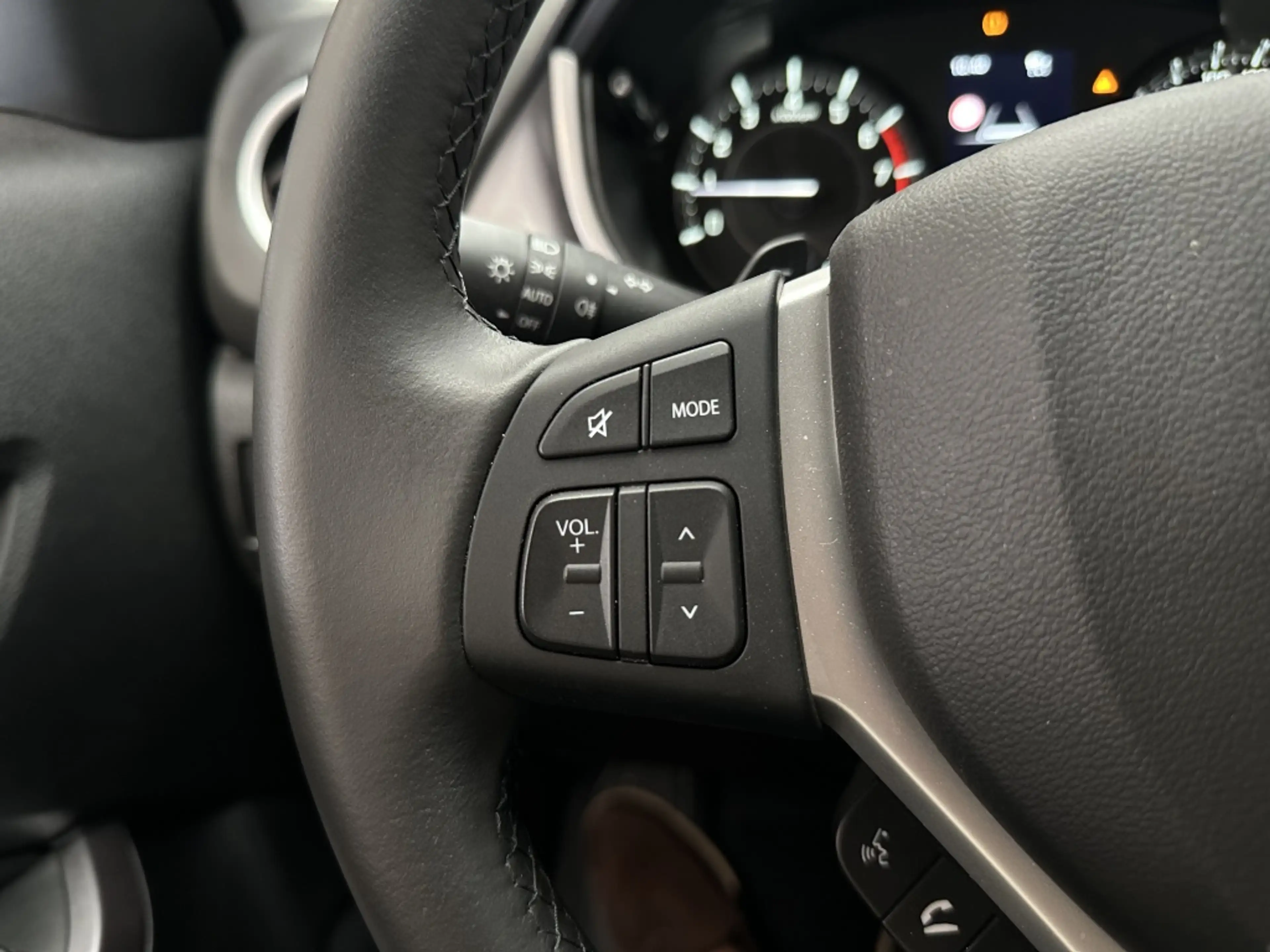 Suzuki Vitara 1.4 Boosterjet Hybride [ ALL SEASON I DEALER OH I — photo 25