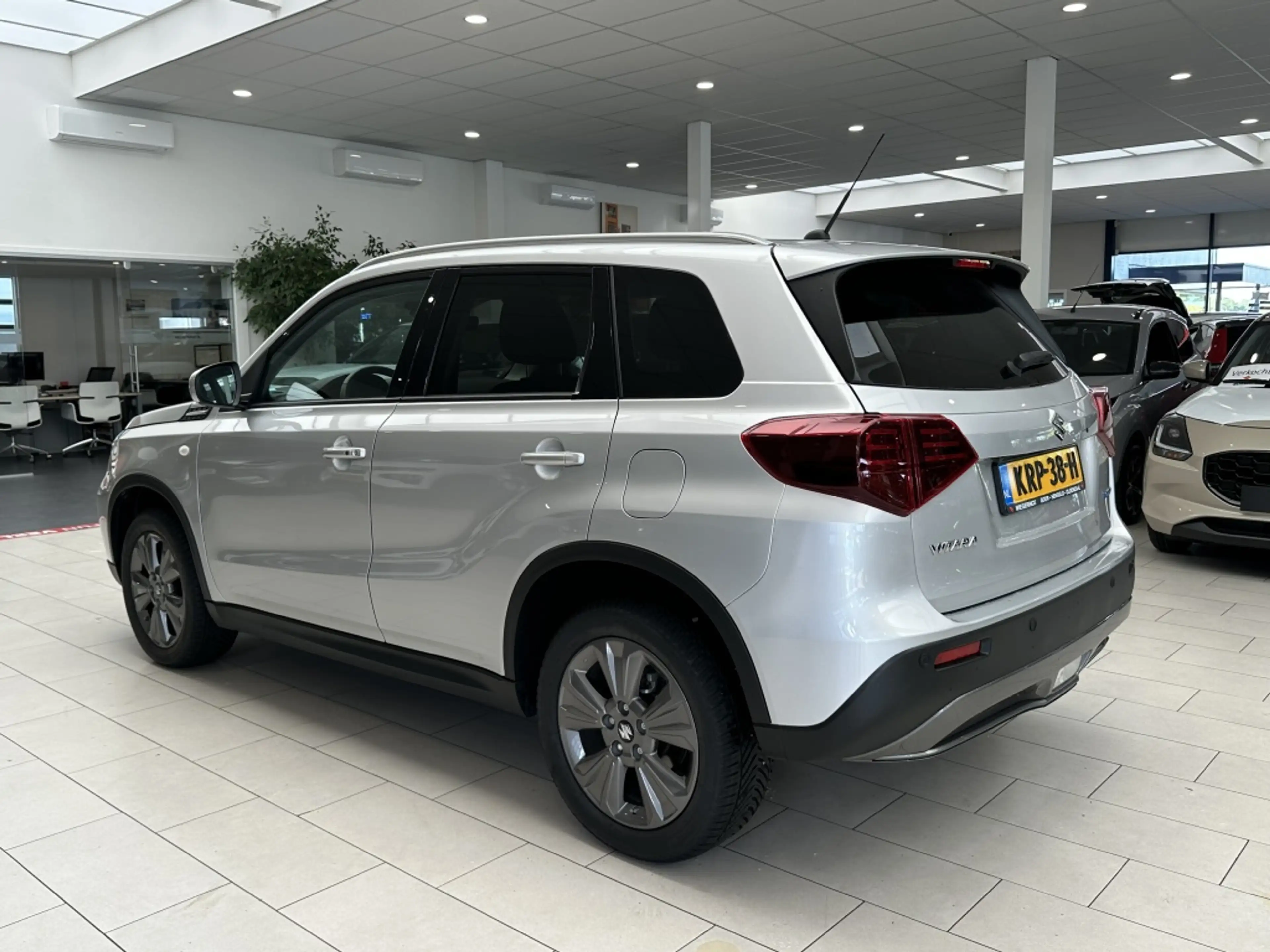 Suzuki Vitara 1.4 Boosterjet Hybride [ ALL SEASON I DEALER OH I — photo 28