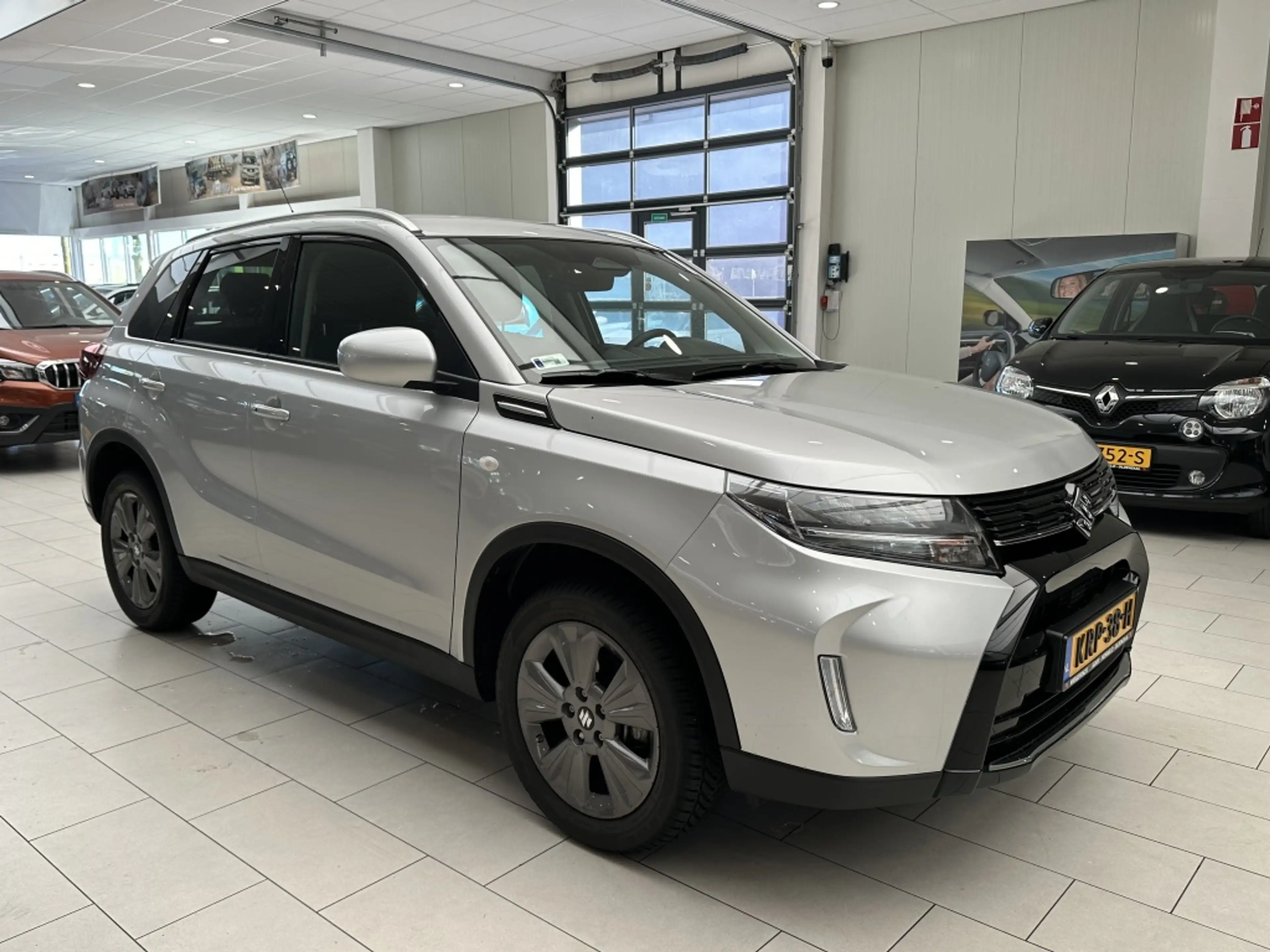 Suzuki Vitara 1.4 Boosterjet Hybride [ ALL SEASON I DEALER OH I — photo 30
