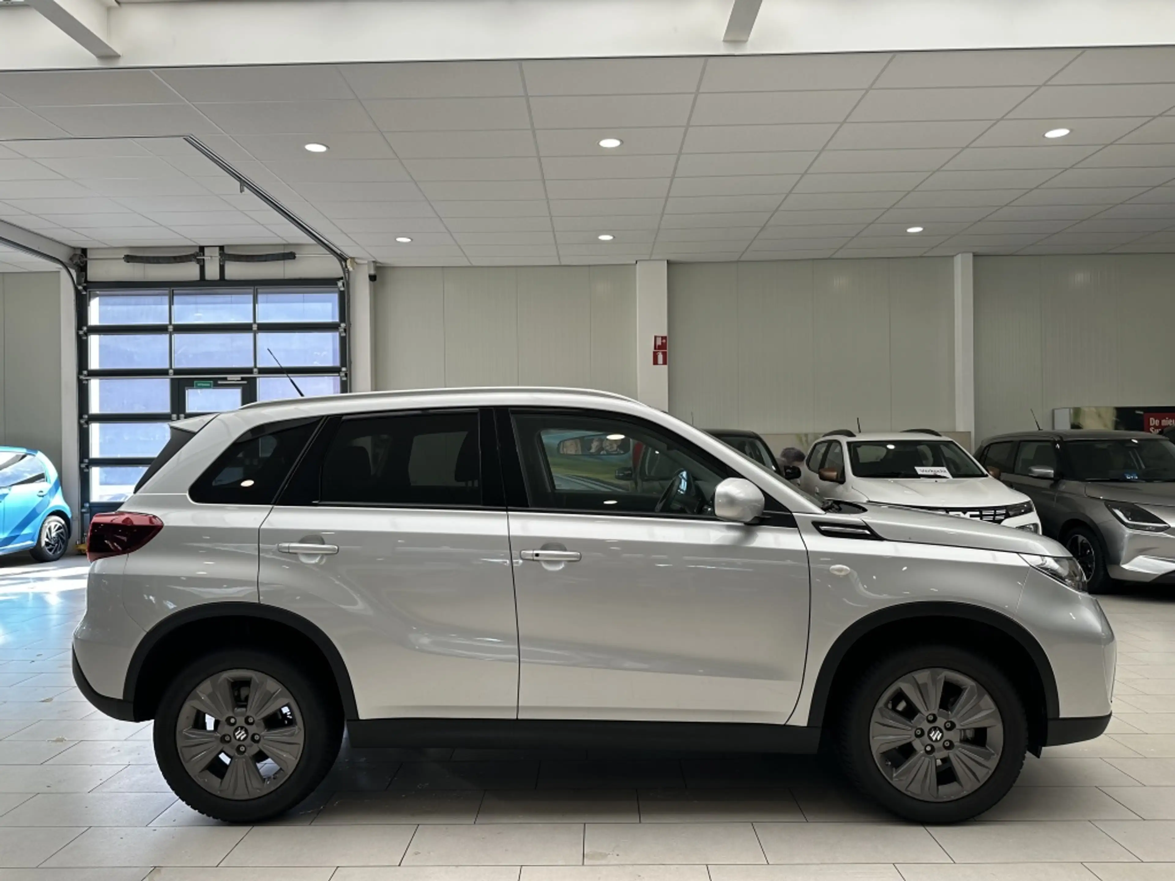 Suzuki Vitara 1.4 Boosterjet Hybride [ ALL SEASON I DEALER OH I — photo 9