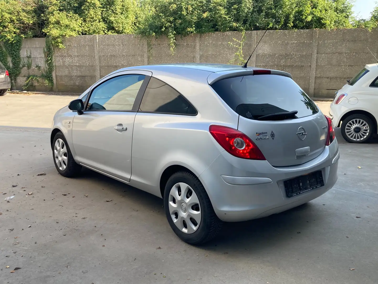 Opel Corsa 1.2 benzine 2011 met 81000km*perfect*airco*EURO 5 Argent - 1