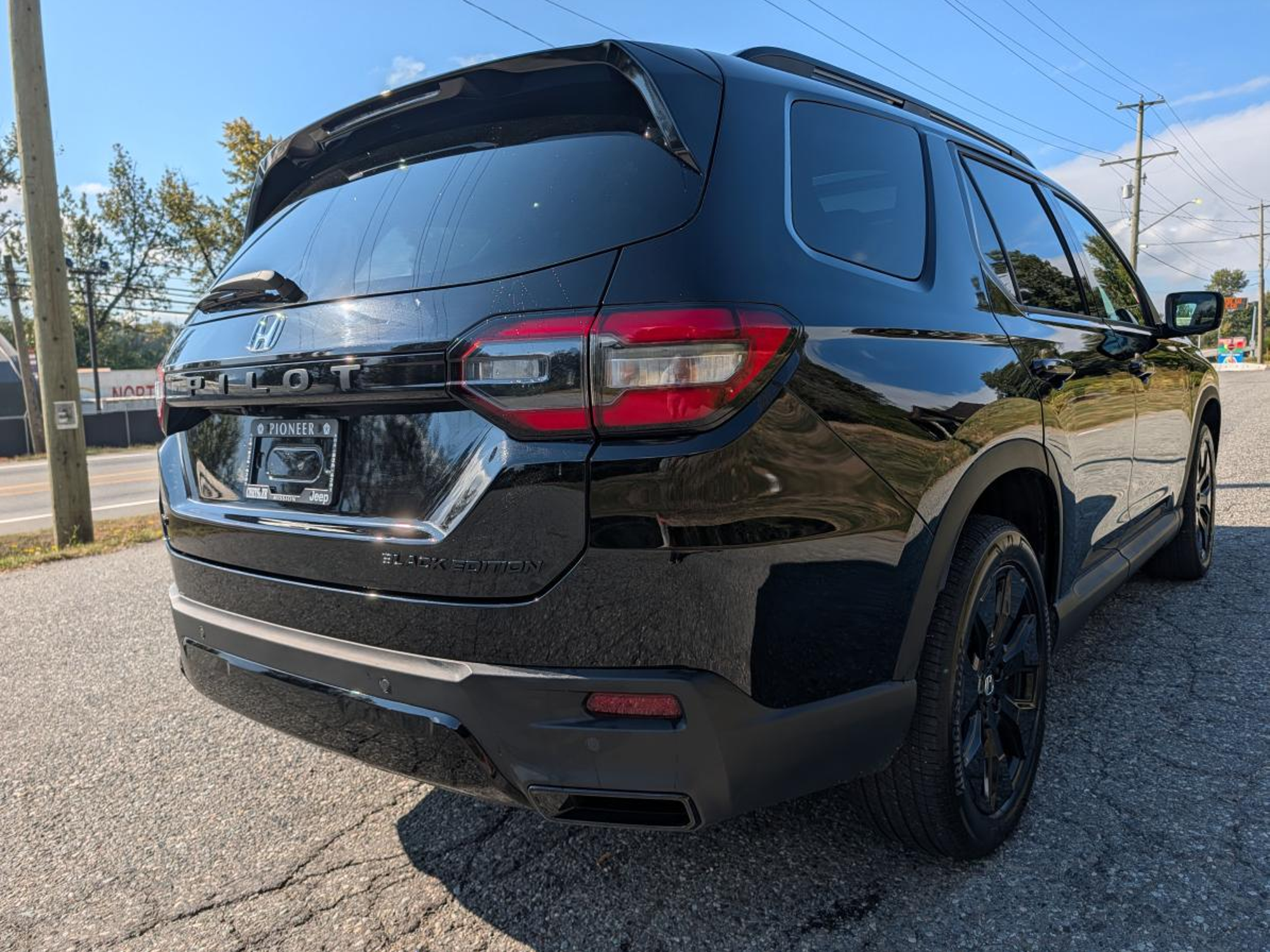 2026 Honda Pilot Black Edition  - Low Mileage — снимка 1