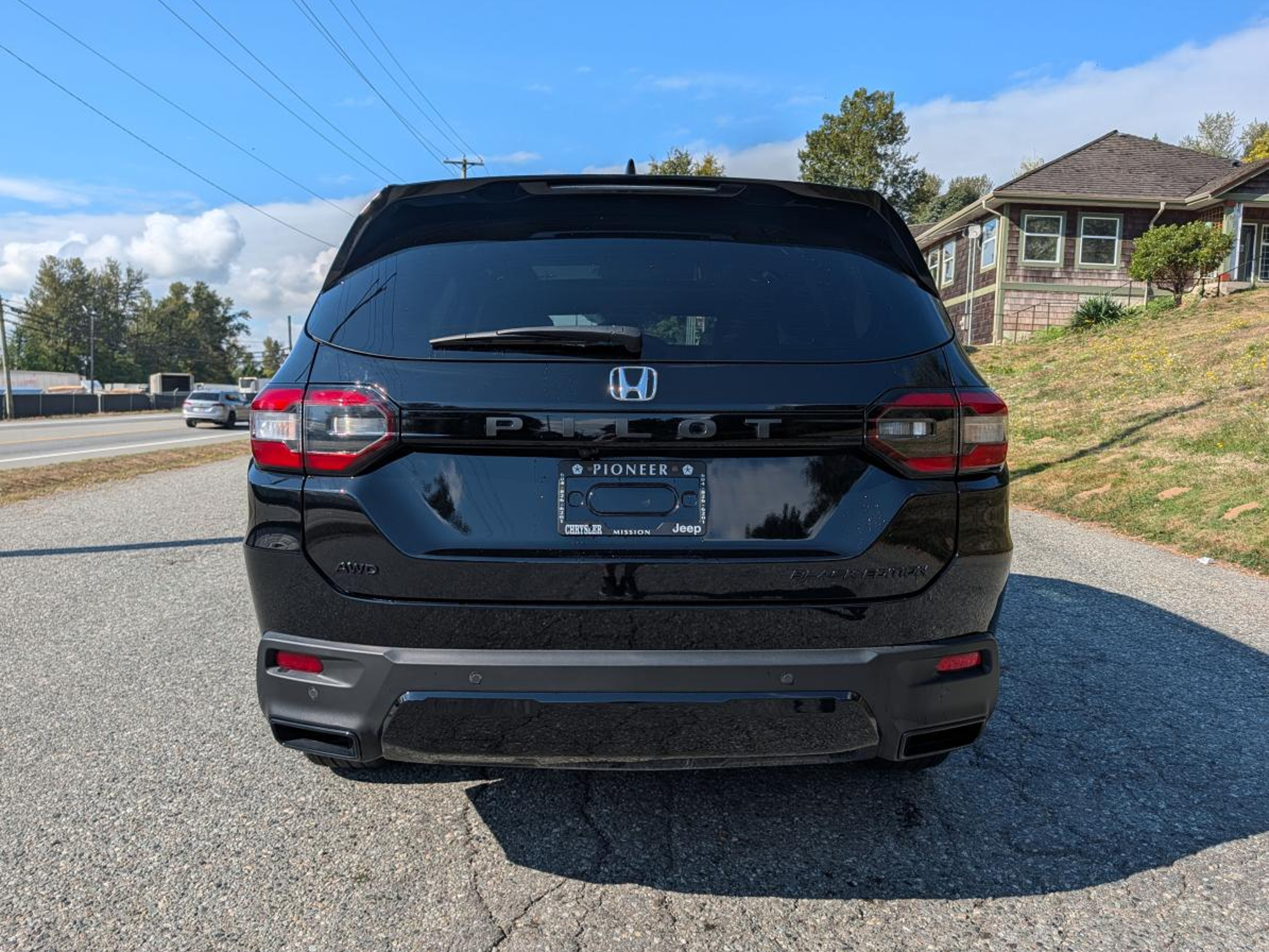 2026 Honda Pilot Black Edition  - Low Mileage — снимка 1