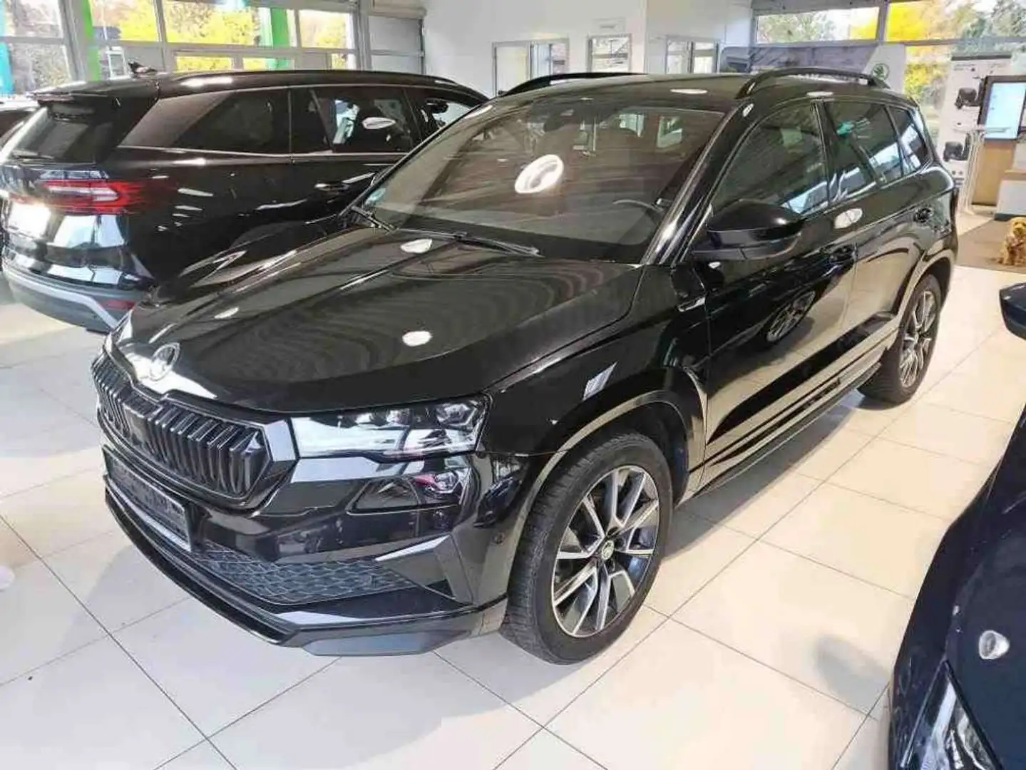Skoda Karoq Sportline 2.0 TDI 4x4 DSG / Matrix, AHK Schwarz - 2
