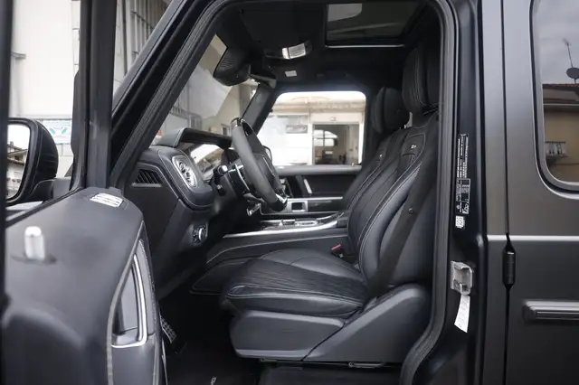 Mercedes-Benz G-Class view 19
