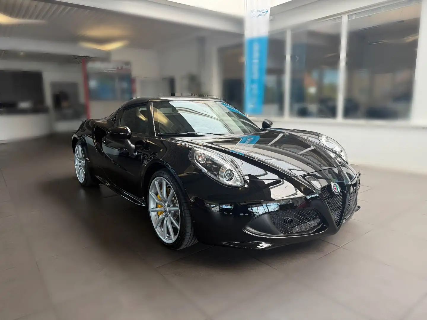 Alfa Romeo 4C Spider 1750 TBi Speciale 26/30 Schwarz - 1