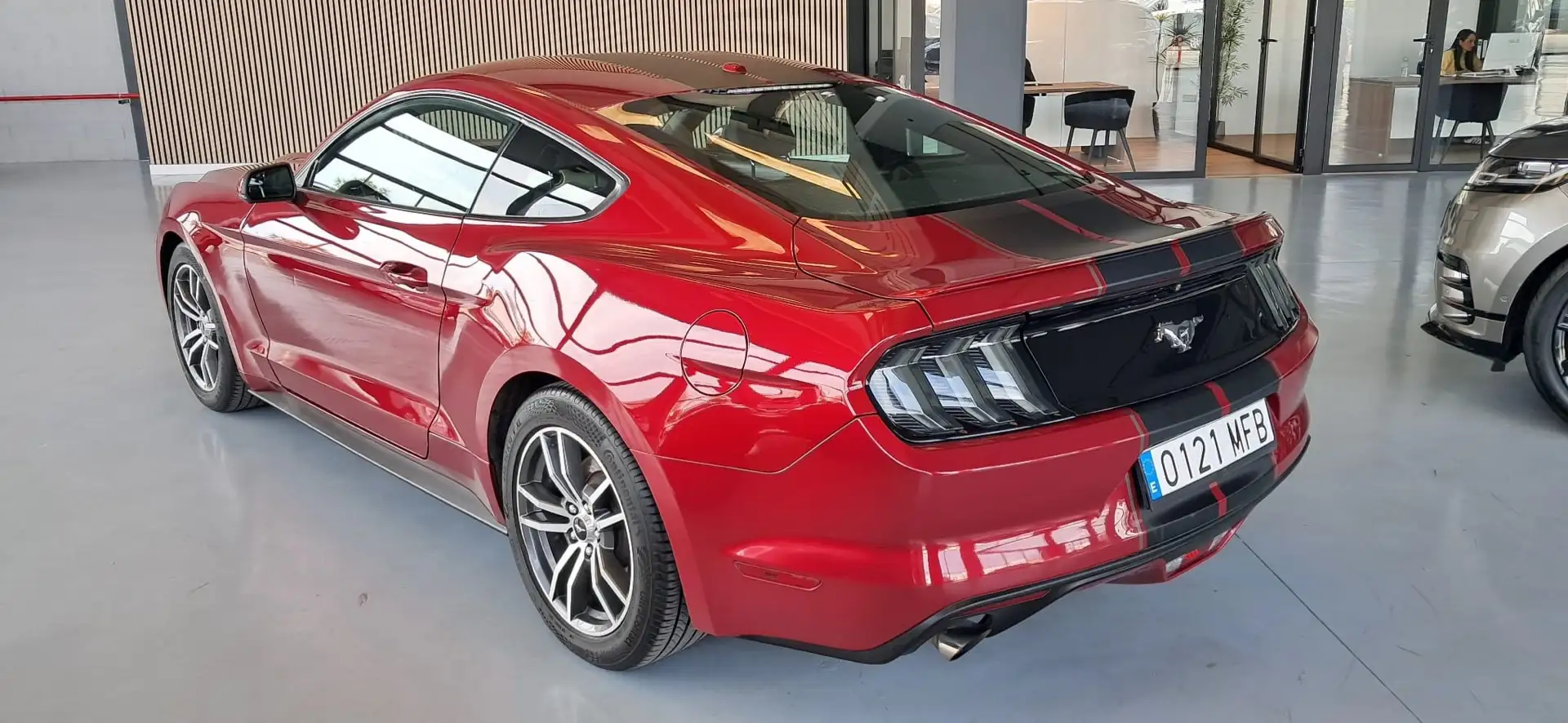 Ford Mustang 2.3 Eco Boost Aut. - 2