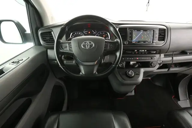 Toyota Proace view 2