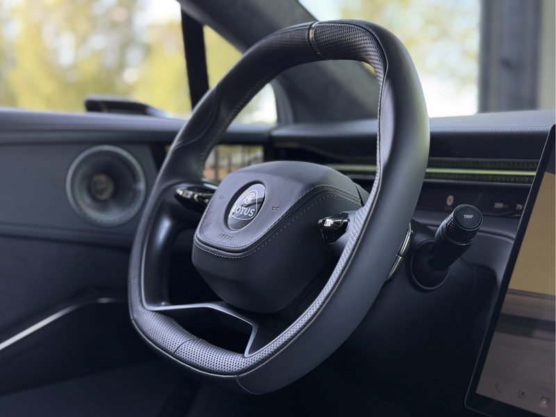 Lotus Eletre EDS 450 S 4WD Executive Seat 112 kWh — photo 13