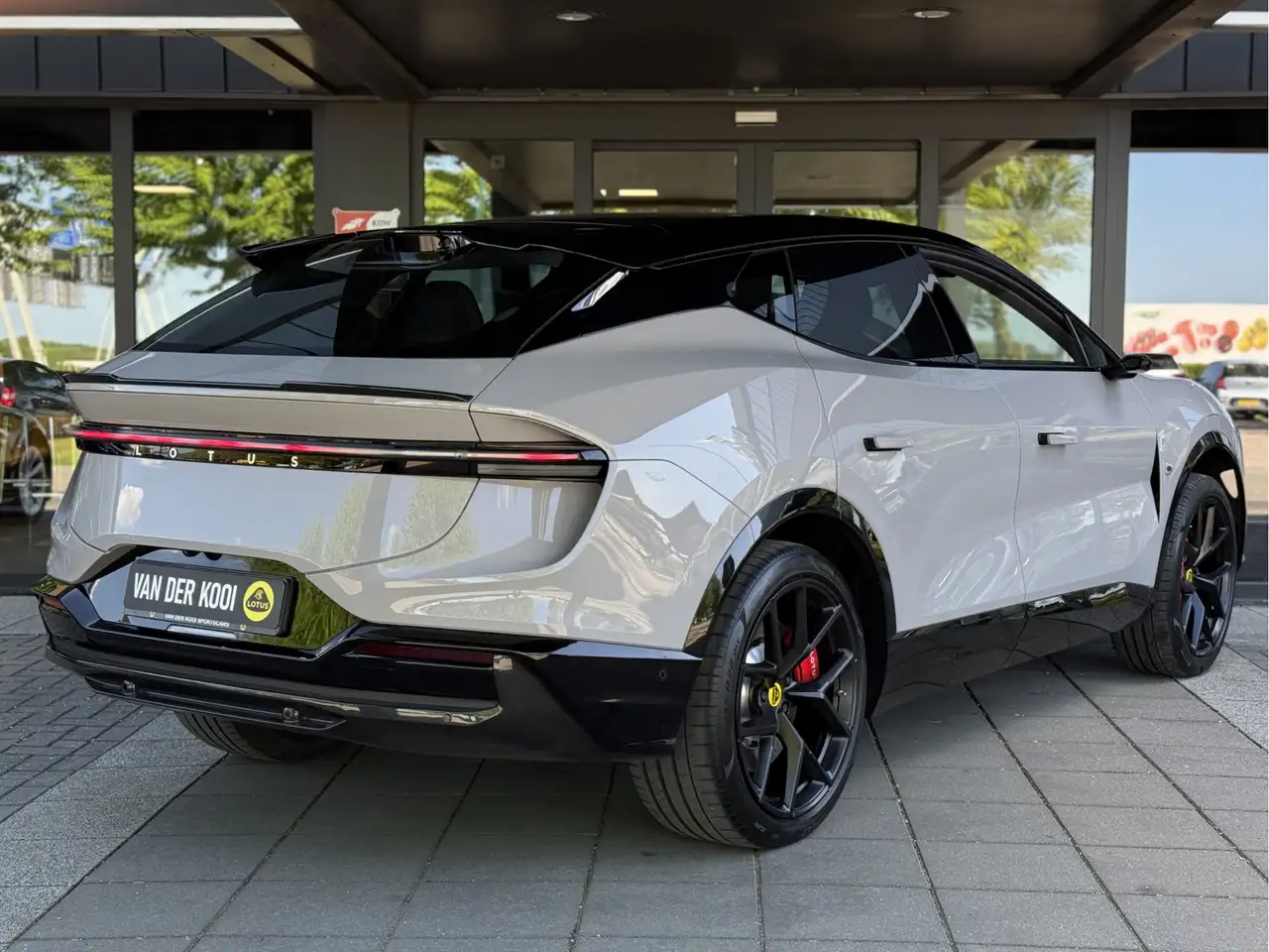 Lotus Eletre 2025
