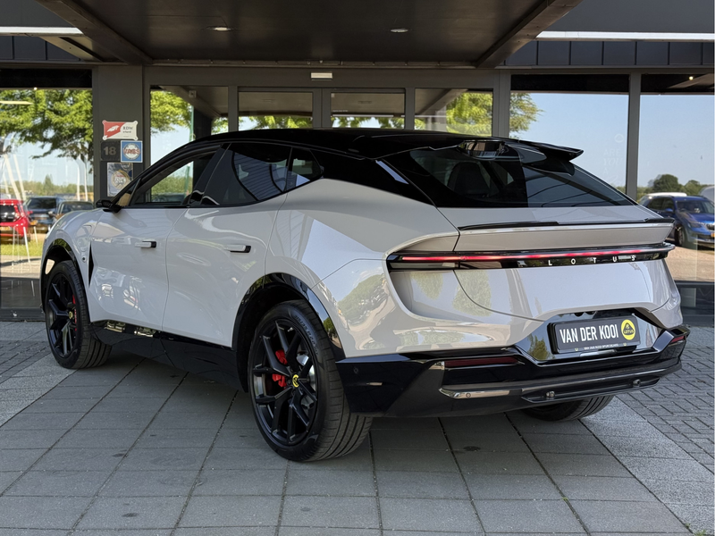 Lotus Eletre EDS 450 S 4WD Executive Seat 112 kWh — photo 7