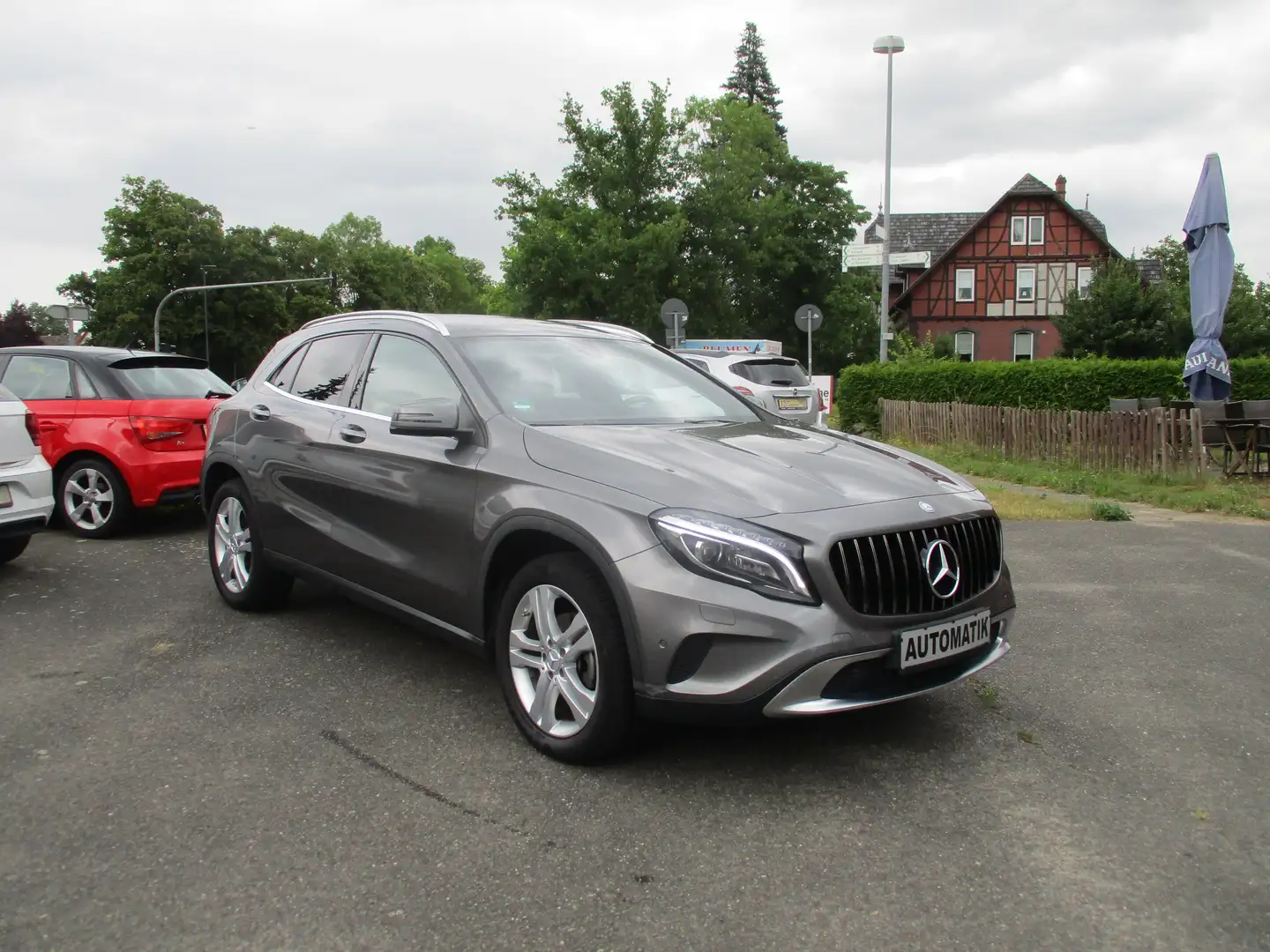 Mercedes-Benz GLA 200 GLA 200 Score (156.943) Grau - 2