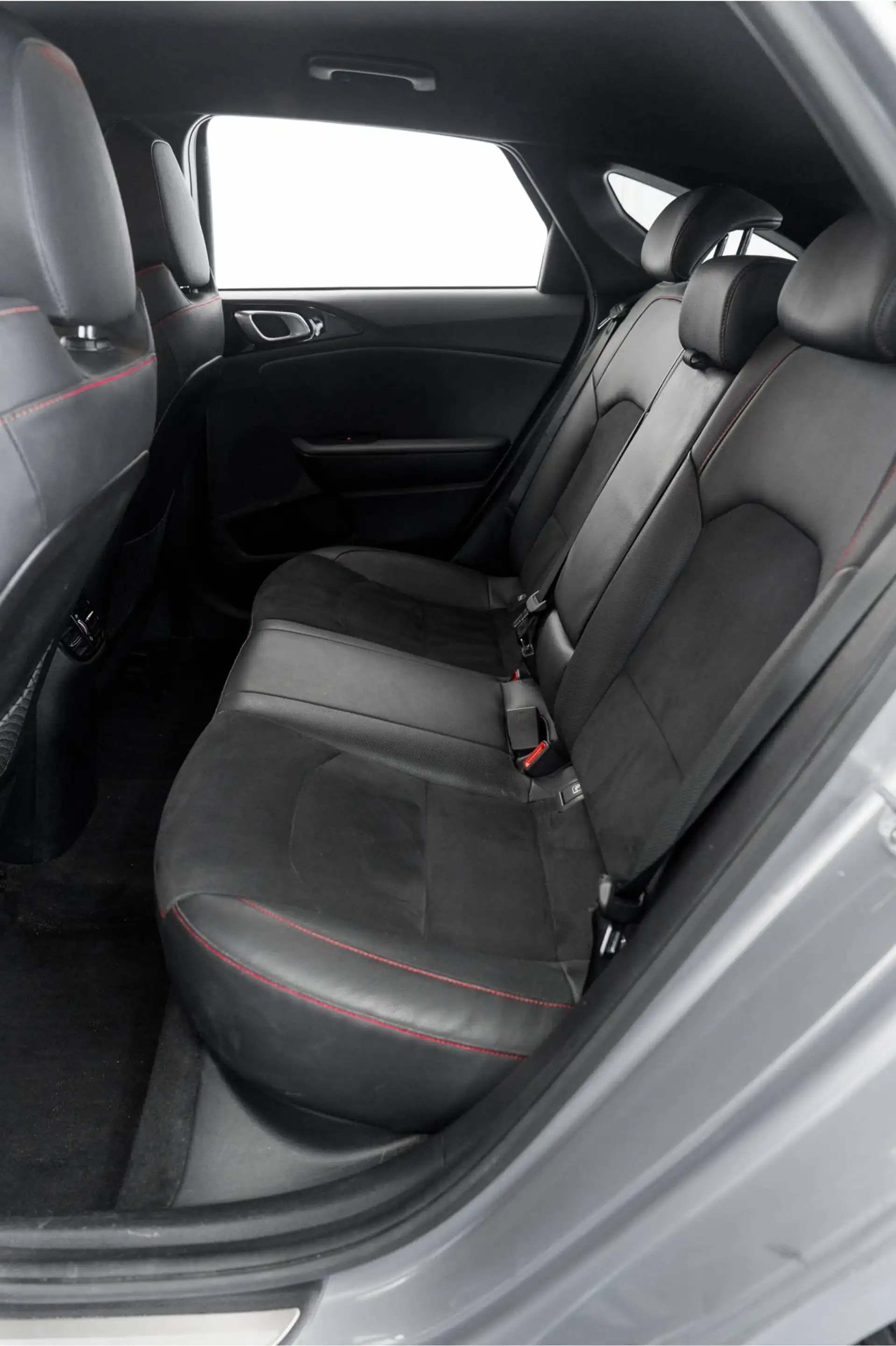 Kia ProCeed / pro_cee'd 1.6 T-GDI GT Sportstoelen — photo 10