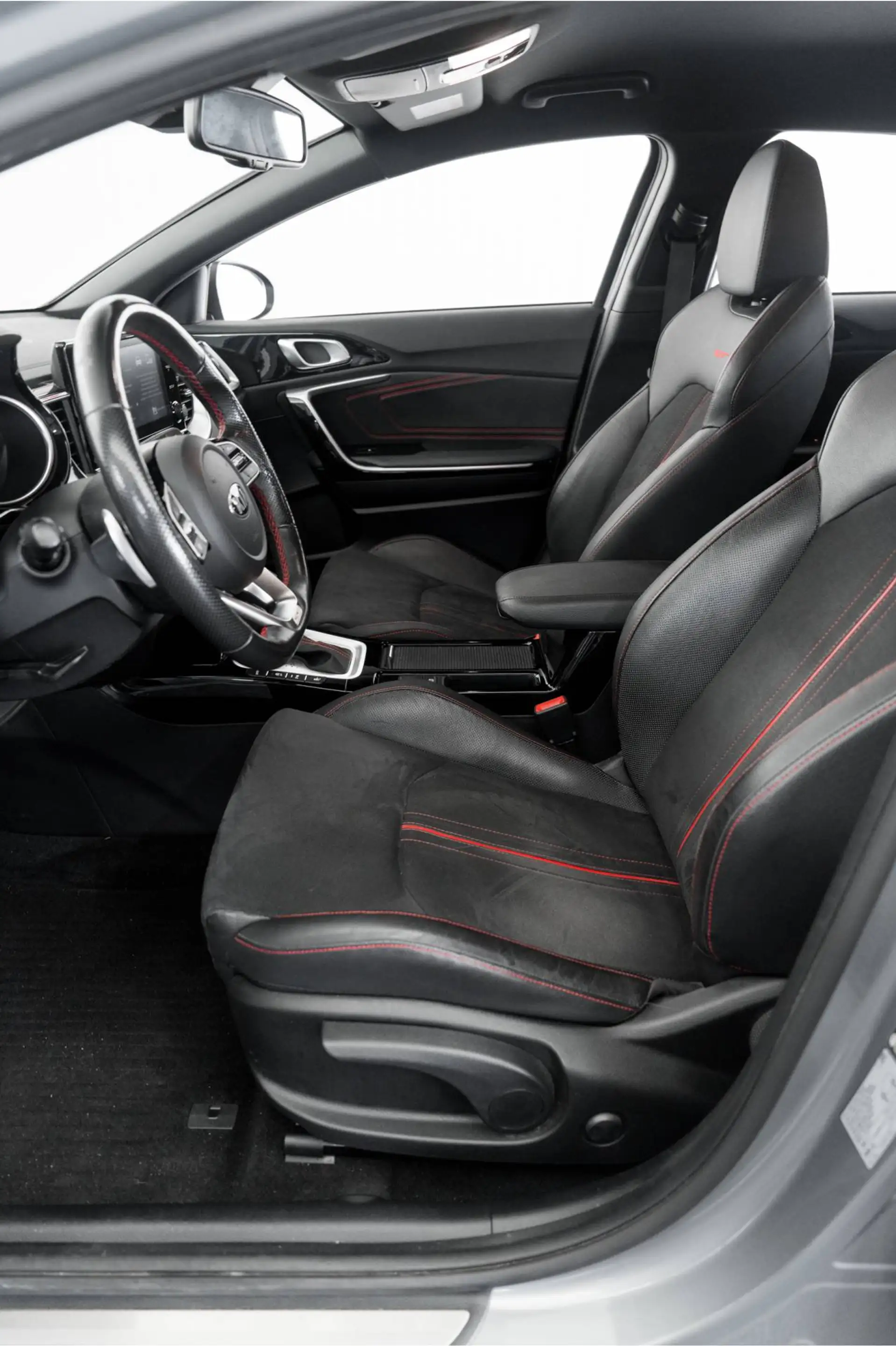 Kia ProCeed / pro_cee'd 1.6 T-GDI GT Sportstoelen — photo 9