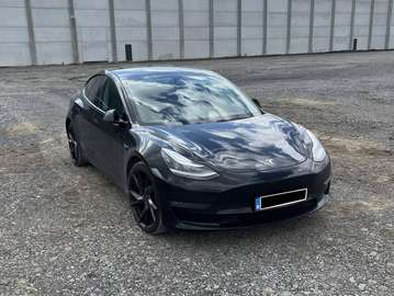 Model 3 75 kWh Performance Dual Motor