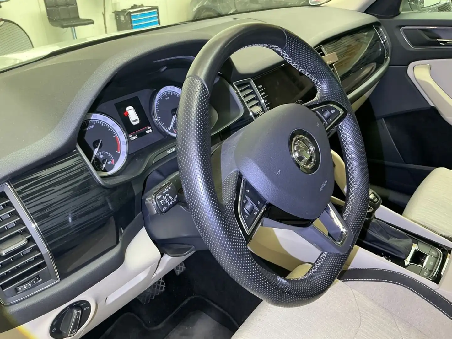Skoda Kodiaq Kodiaq 2.0 TDI 4x4 DSG Style Weiß - 2