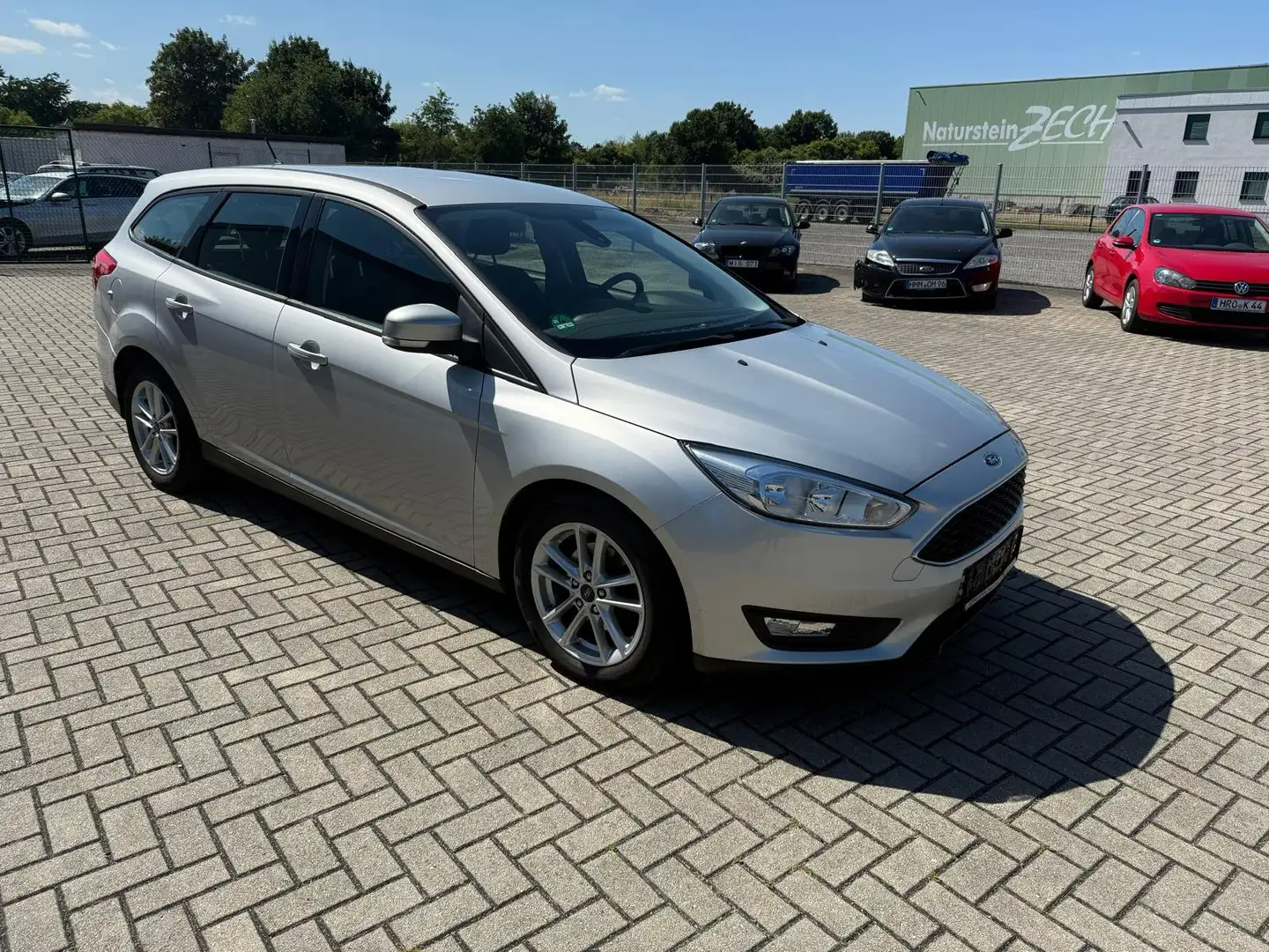 Ford Focus Business Argent - 1
