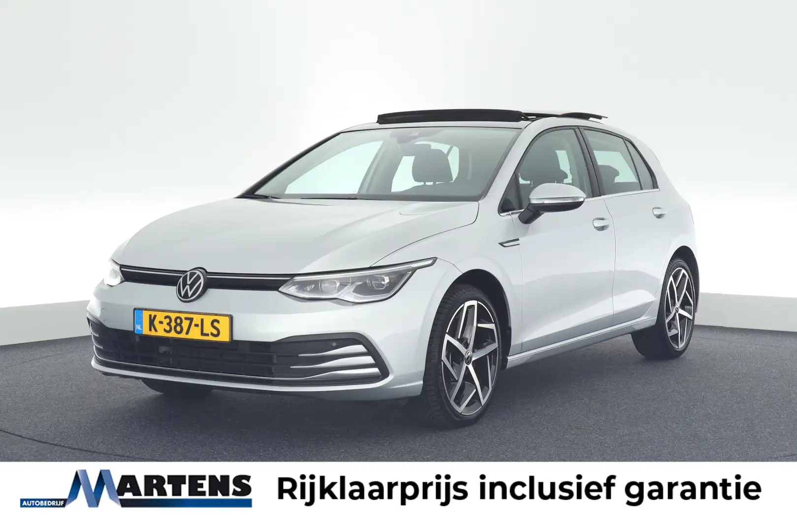 Volkswagen Golf 1.5 eTSI 150pk DSG 1st Edition Stoelverwarming Pan Grijs - 1
