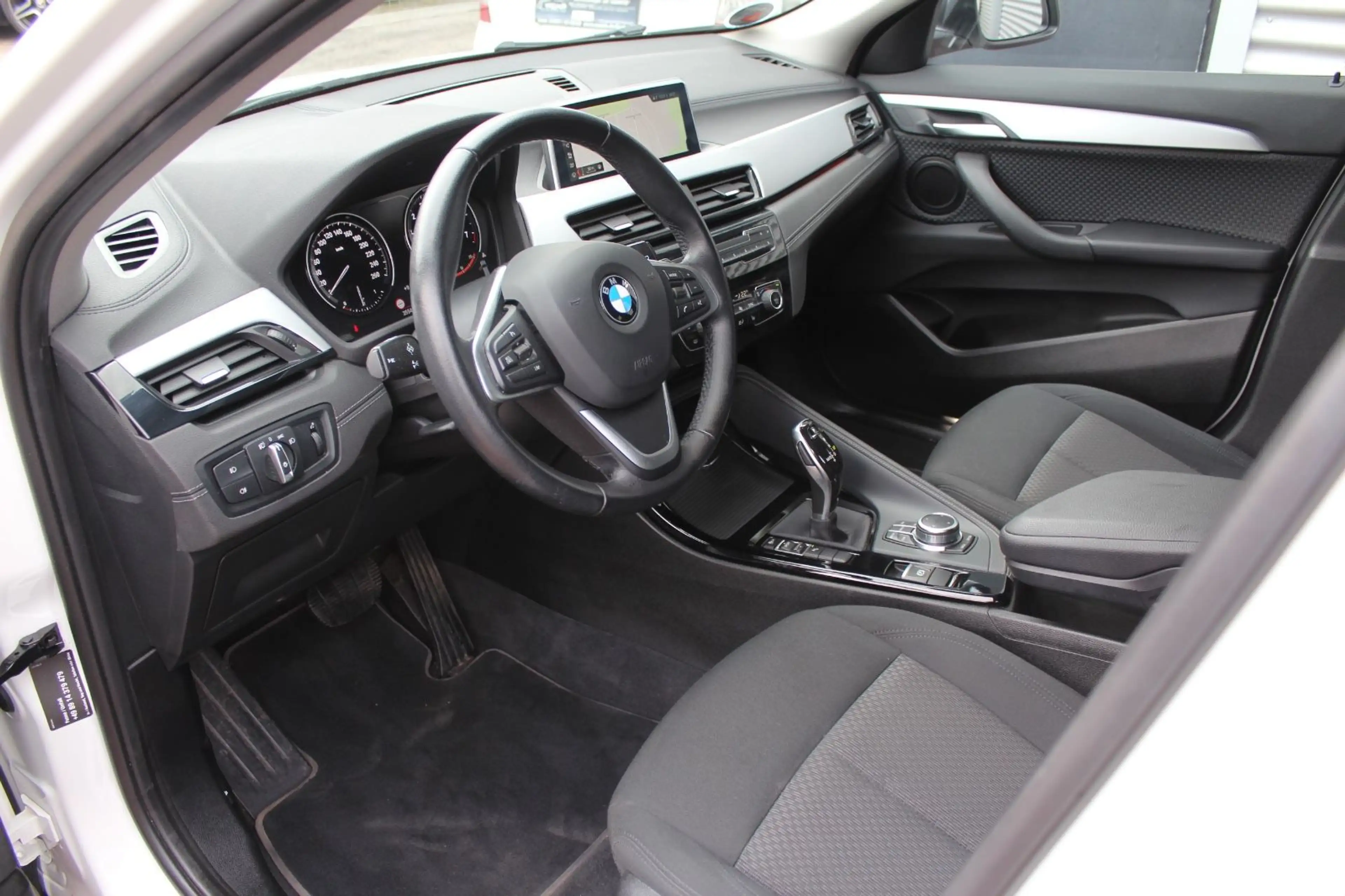 BMW X2 sDrive 18 I ADVANTAGE AUTOMATIK KLIMA LED 2Hd — photo 5