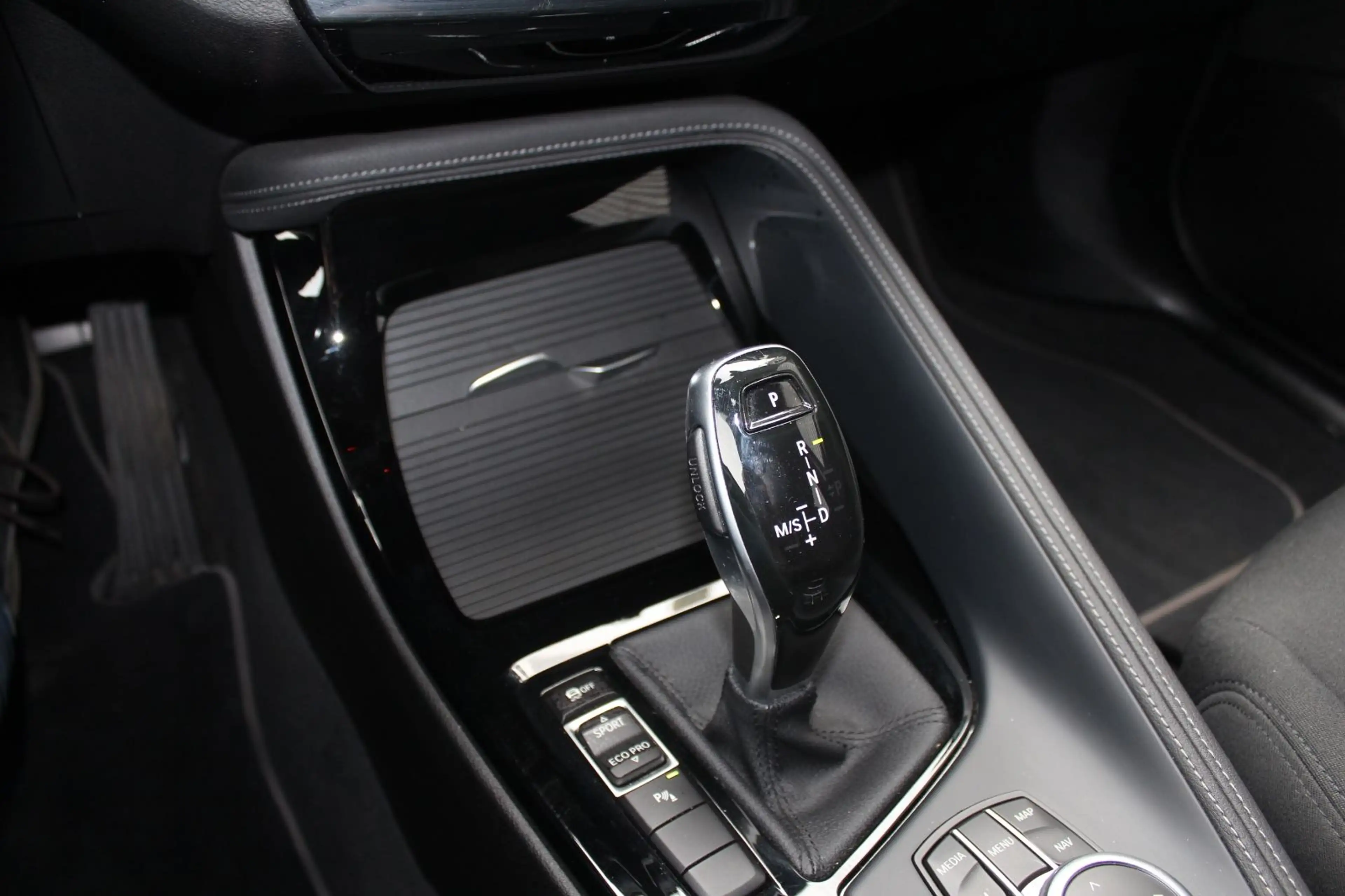 BMW X2 sDrive 18 I ADVANTAGE AUTOMATIK KLIMA LED 2Hd — photo 14