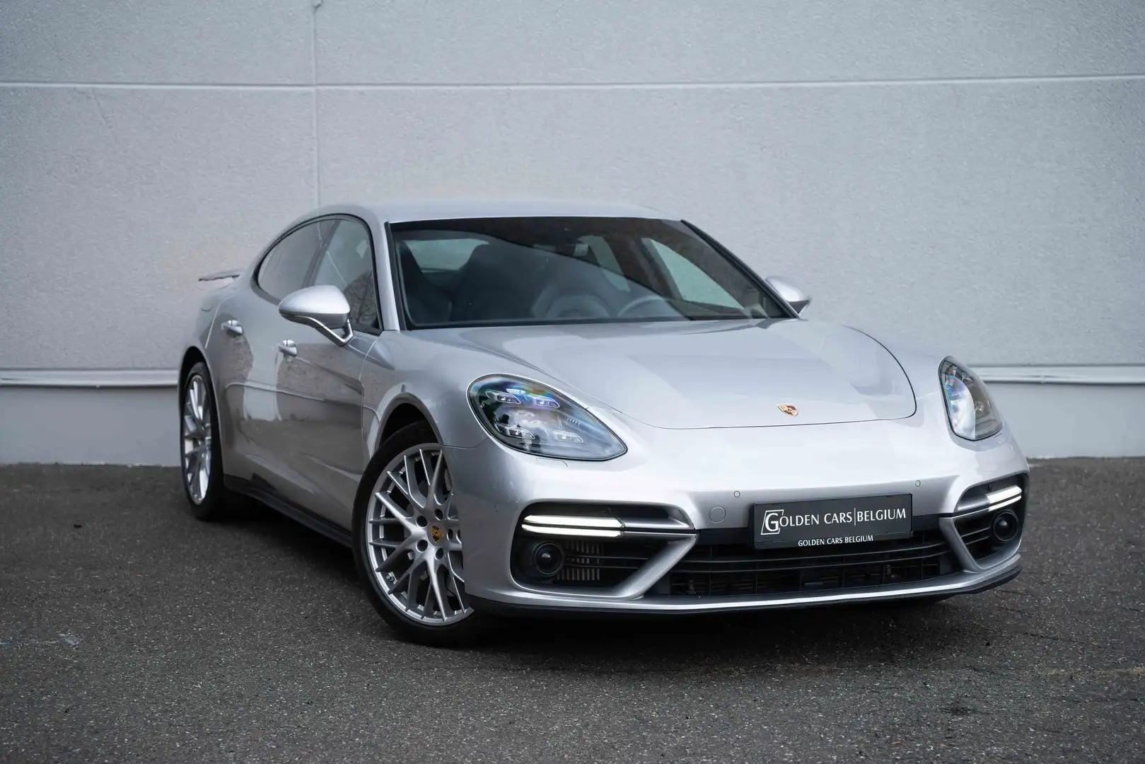 Porsche Panamera Turbo V8/MATRIX/LUCHTV/ACC/CAMERA/BOSE/CHRONO Plateado - 2