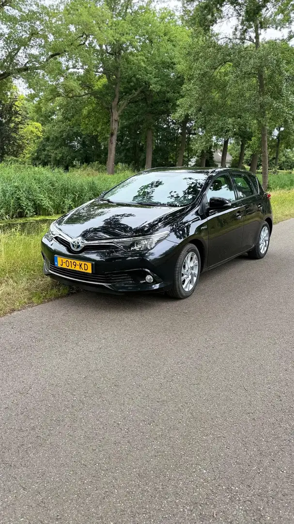 Toyota Auris 1.8 Hybrid Volc. Edition Zwart - 1
